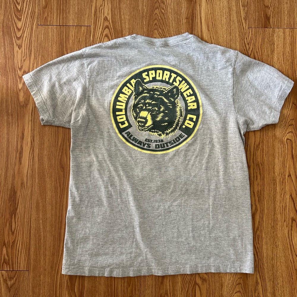 Columbia Gray Bear Graphic Tee
